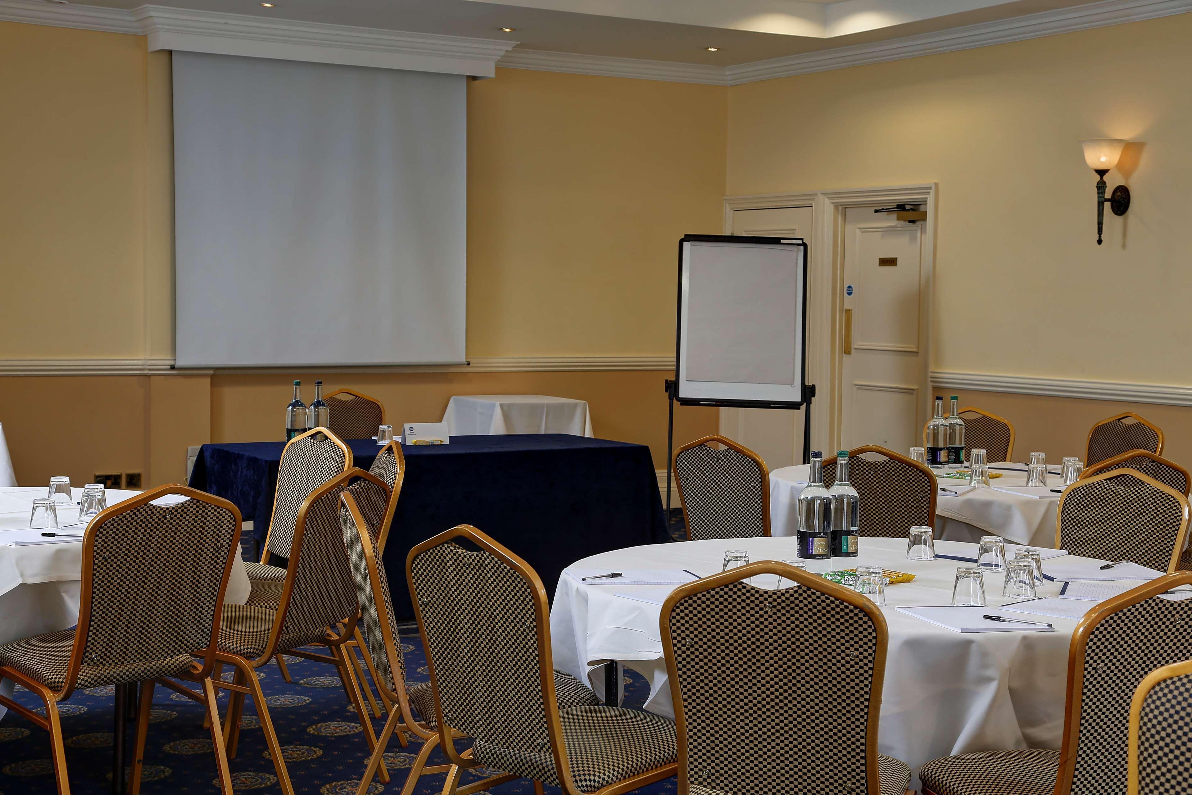 ホテル Crowne Plaza East Midlands Airport By Ihg ダービー エクステリア 写真