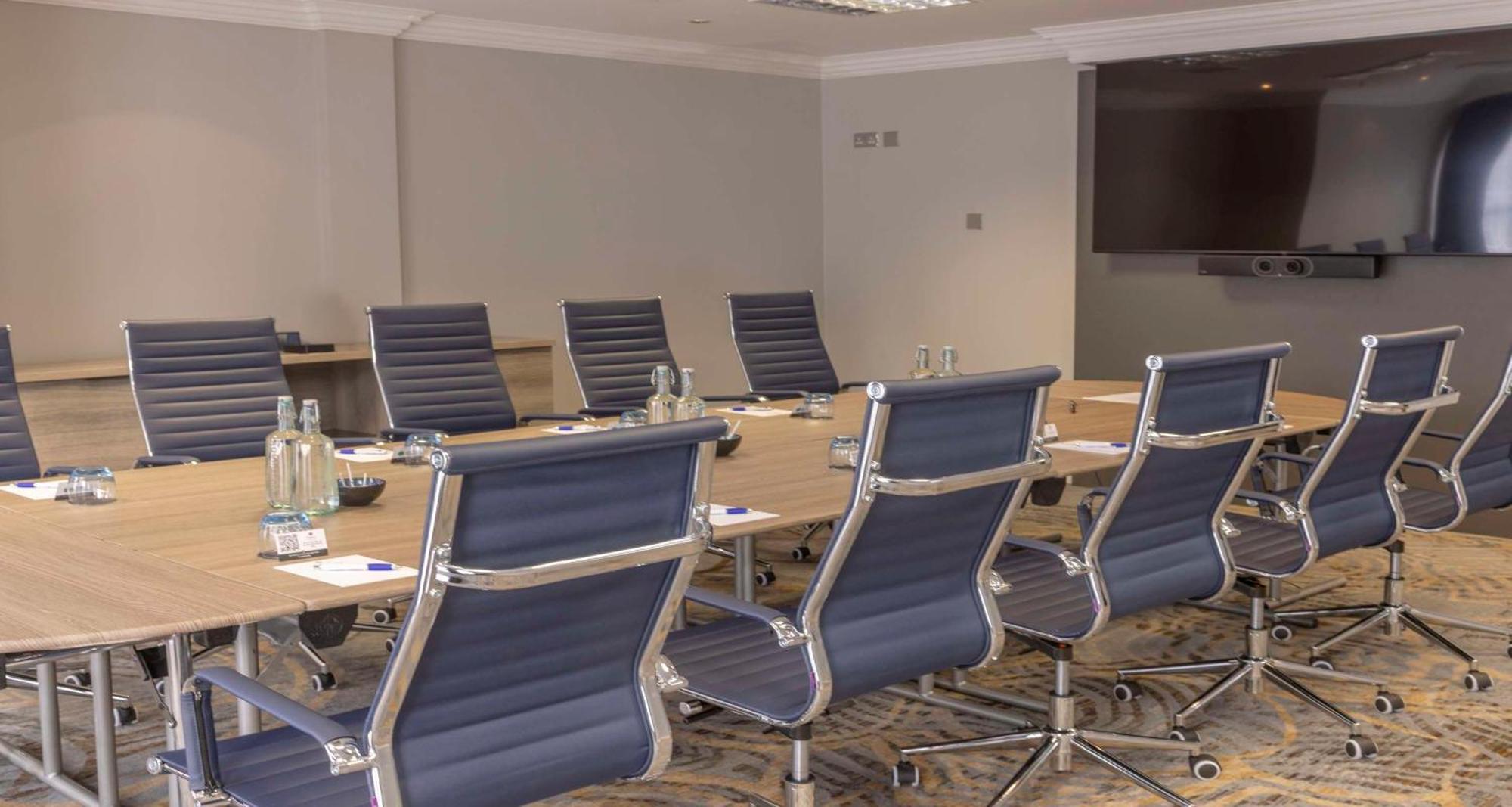 ホテル Crowne Plaza East Midlands Airport By Ihg ダービー エクステリア 写真