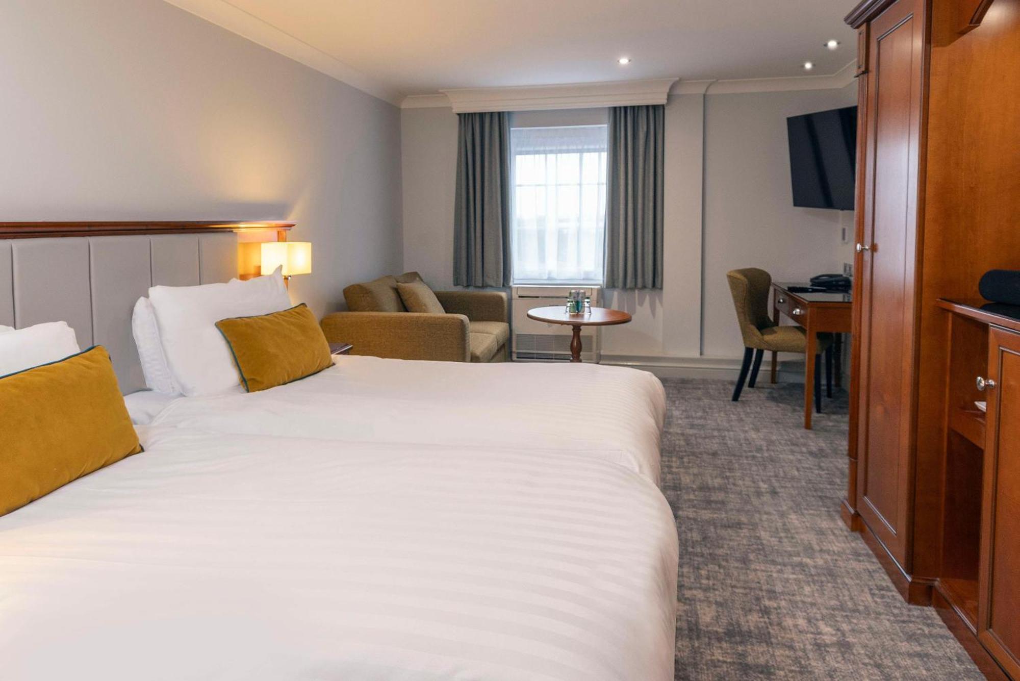 ホテル Crowne Plaza East Midlands Airport By Ihg ダービー エクステリア 写真