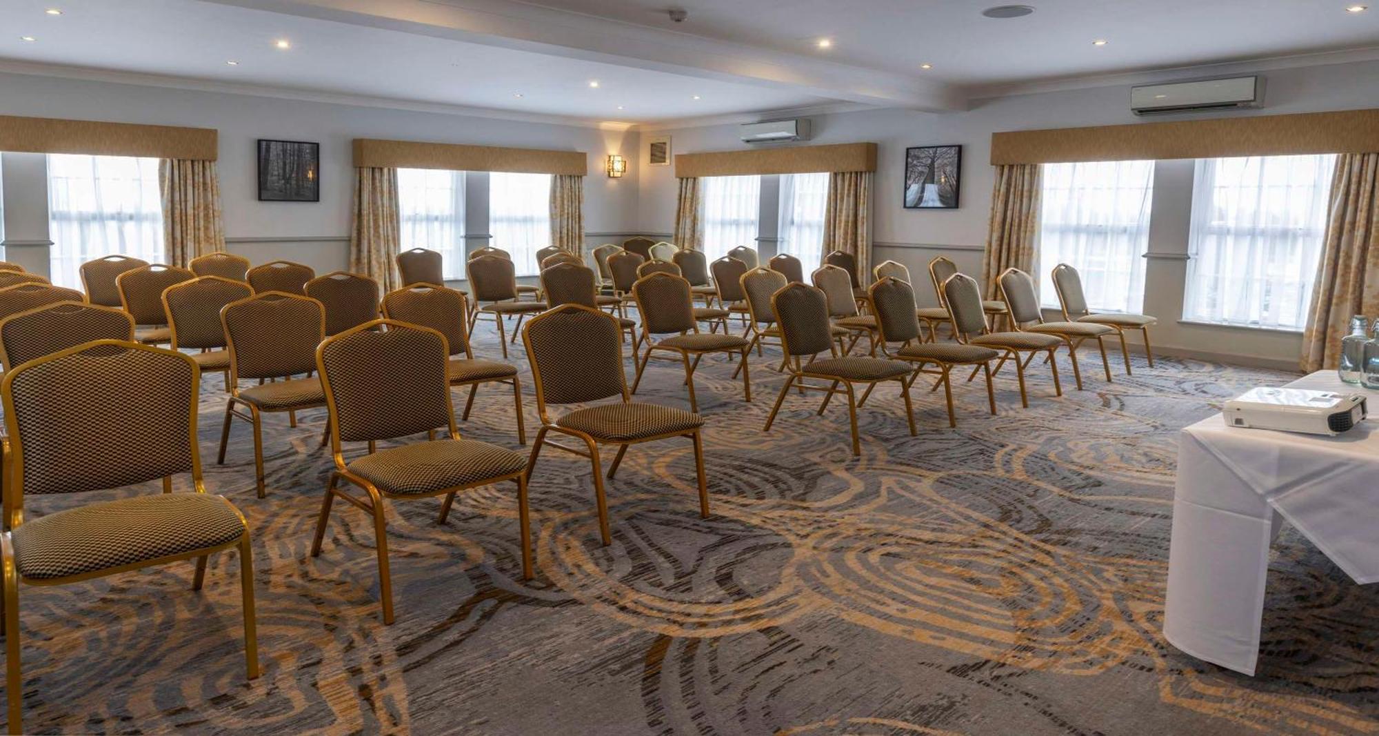 ホテル Crowne Plaza East Midlands Airport By Ihg ダービー エクステリア 写真