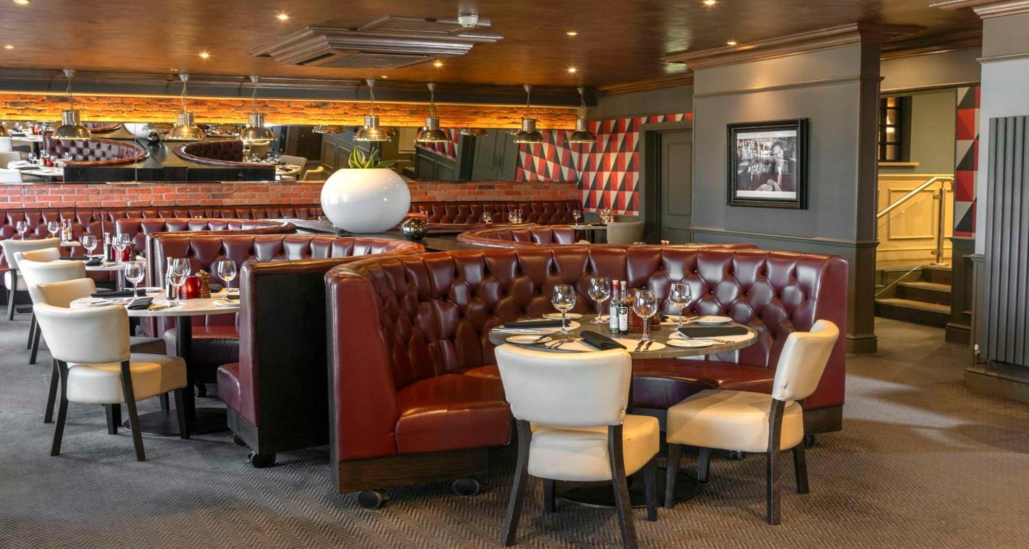 ホテル Crowne Plaza East Midlands Airport By Ihg ダービー エクステリア 写真