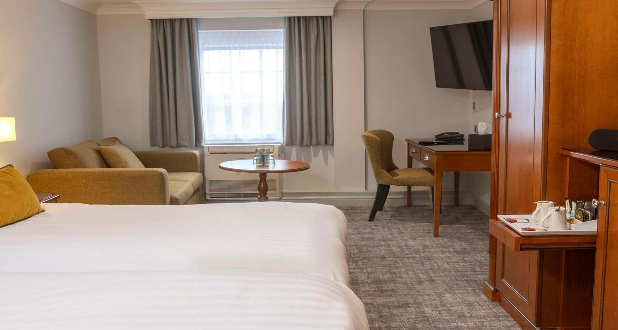 ホテル Crowne Plaza East Midlands Airport By Ihg ダービー エクステリア 写真