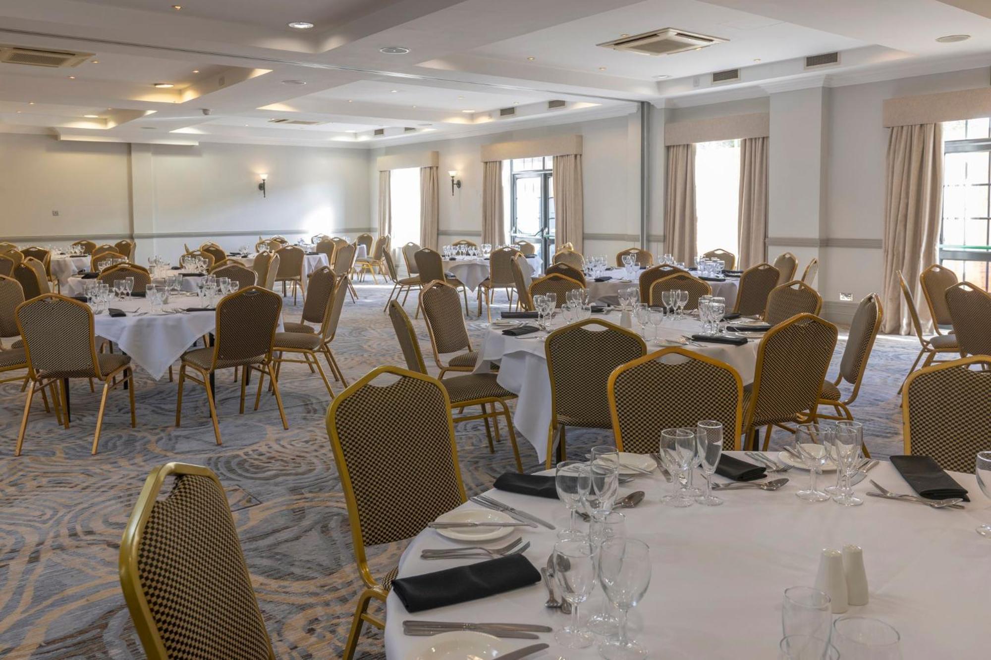 ホテル Crowne Plaza East Midlands Airport By Ihg ダービー エクステリア 写真