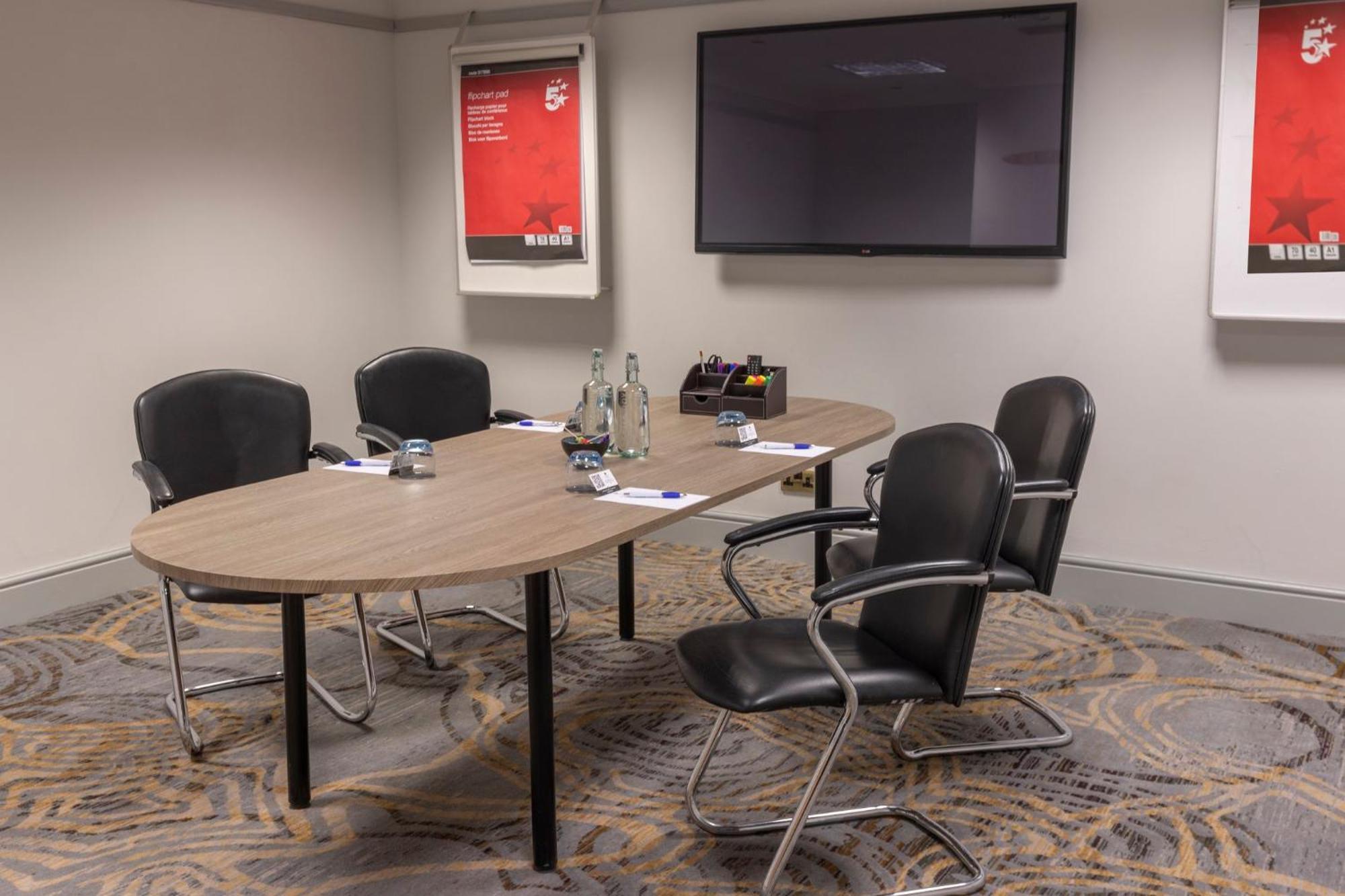 ホテル Crowne Plaza East Midlands Airport By Ihg ダービー エクステリア 写真